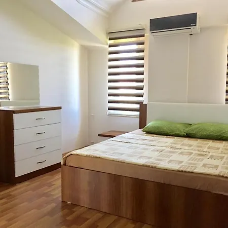 Villa Astra Βίλα *